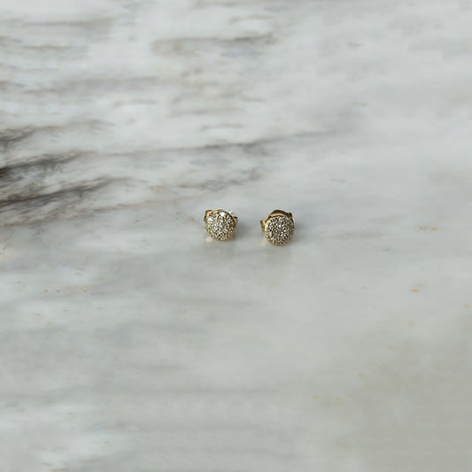 Aretes de mini círculo en oro amarillo 14K con diamantes 0.07ctw