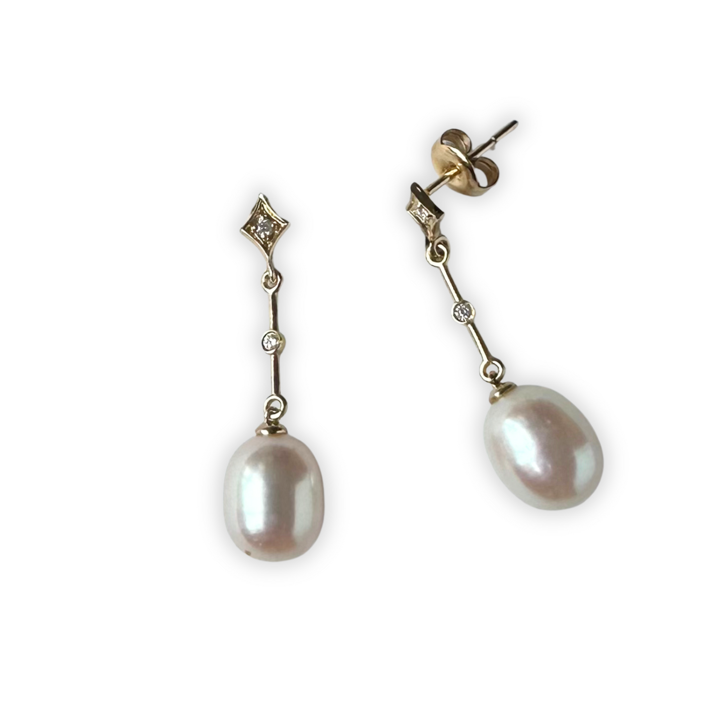 Aretes largos de oro amarillo 14K con perla y diamantes 0.05ctw