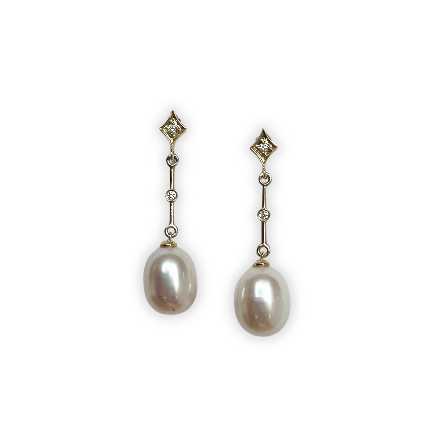 Aretes largos de oro amarillo 14K con perla y diamantes 0.05ctw