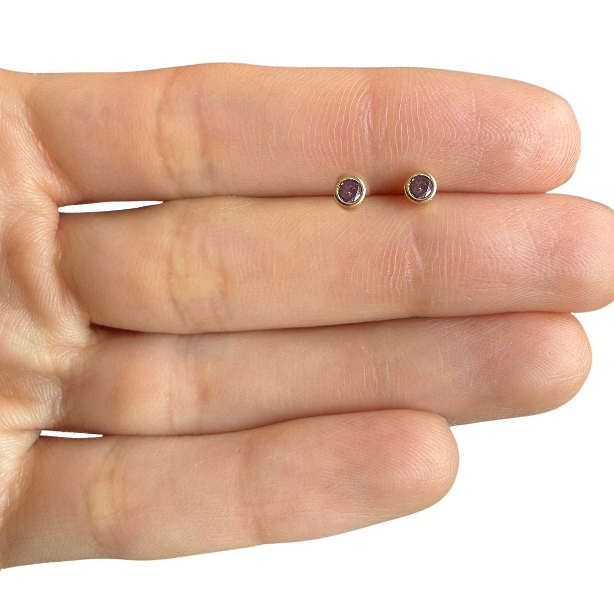 Aretes en oro amarillo 14k con circón rosado biselado borde fino con tope rosca