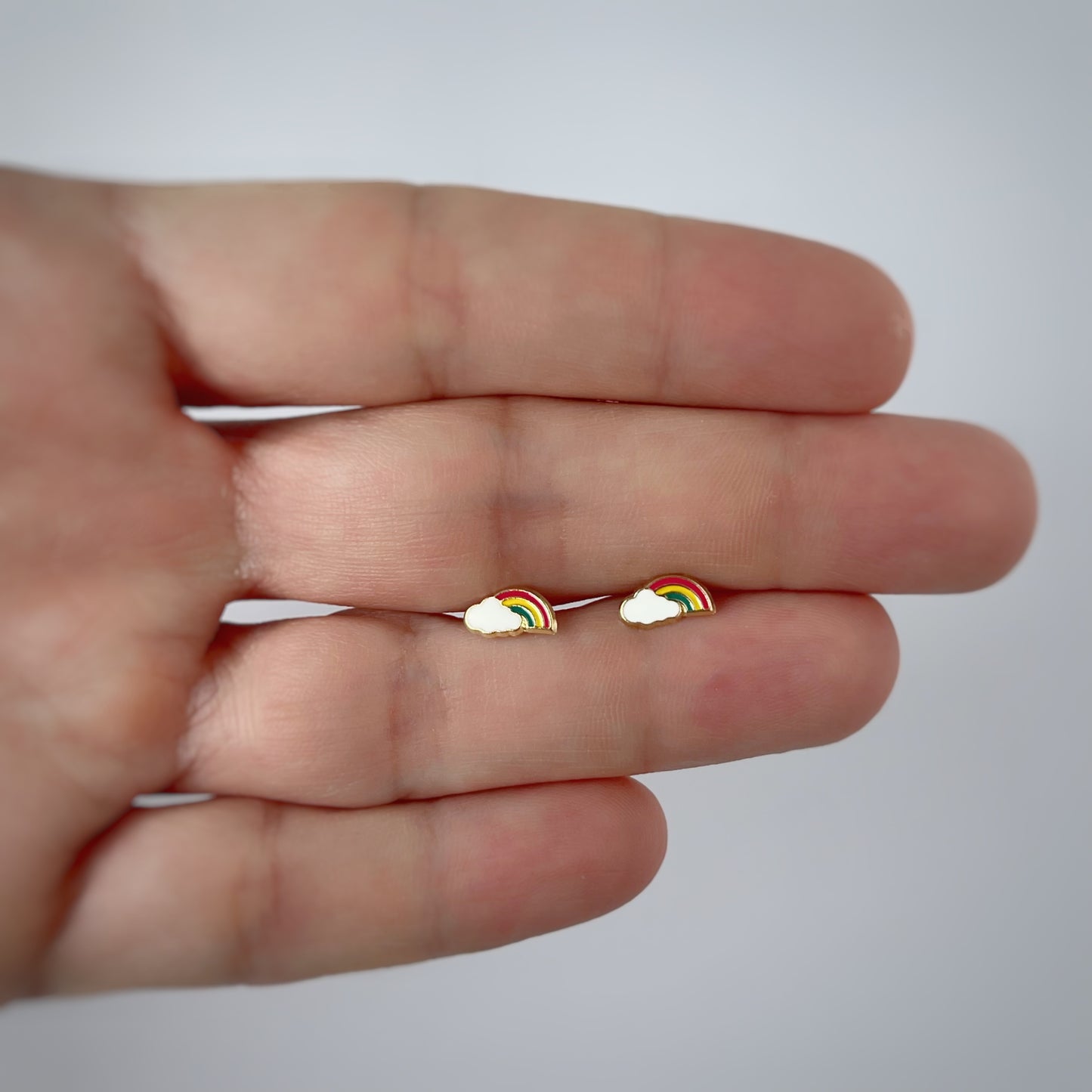 Aretes en oro amarillo 14k arco iris esmaltado con broche rosca