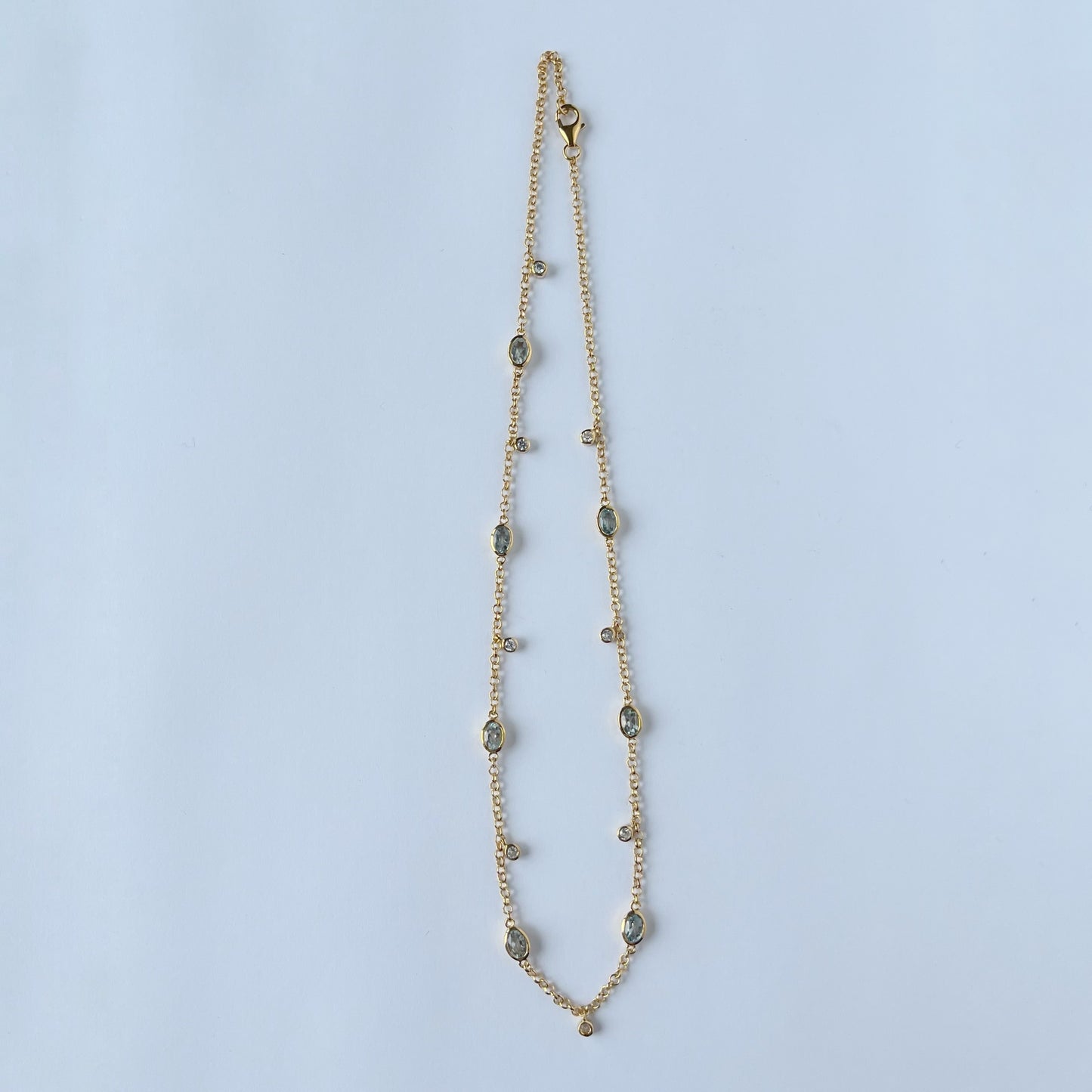 Collar en plata con baño de oro amarillo de aquamarinas 3.50ctw y circones blancos