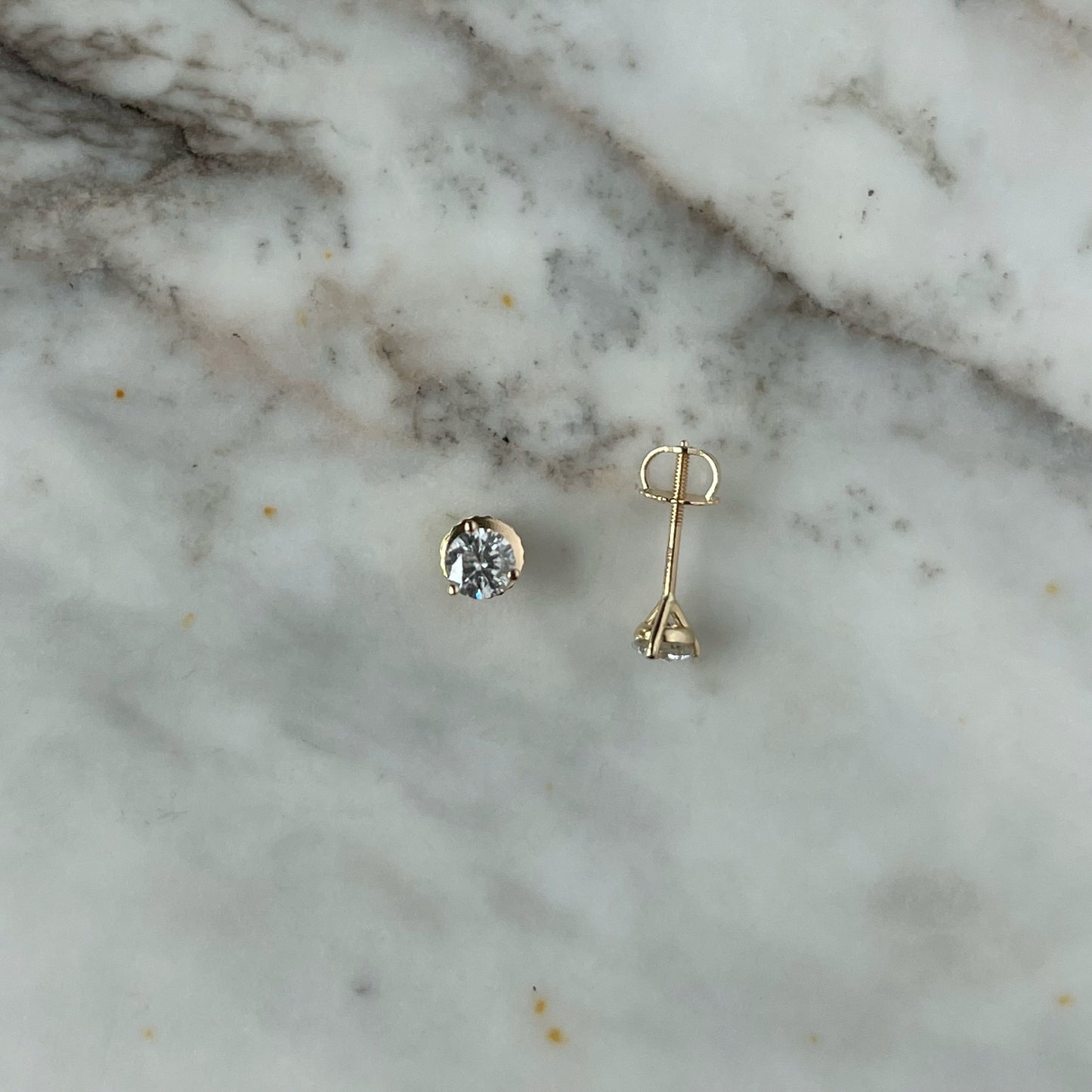 Aretes en oro amarillo 14k con diamantes canadienses 0.50ctw (con certificado)
