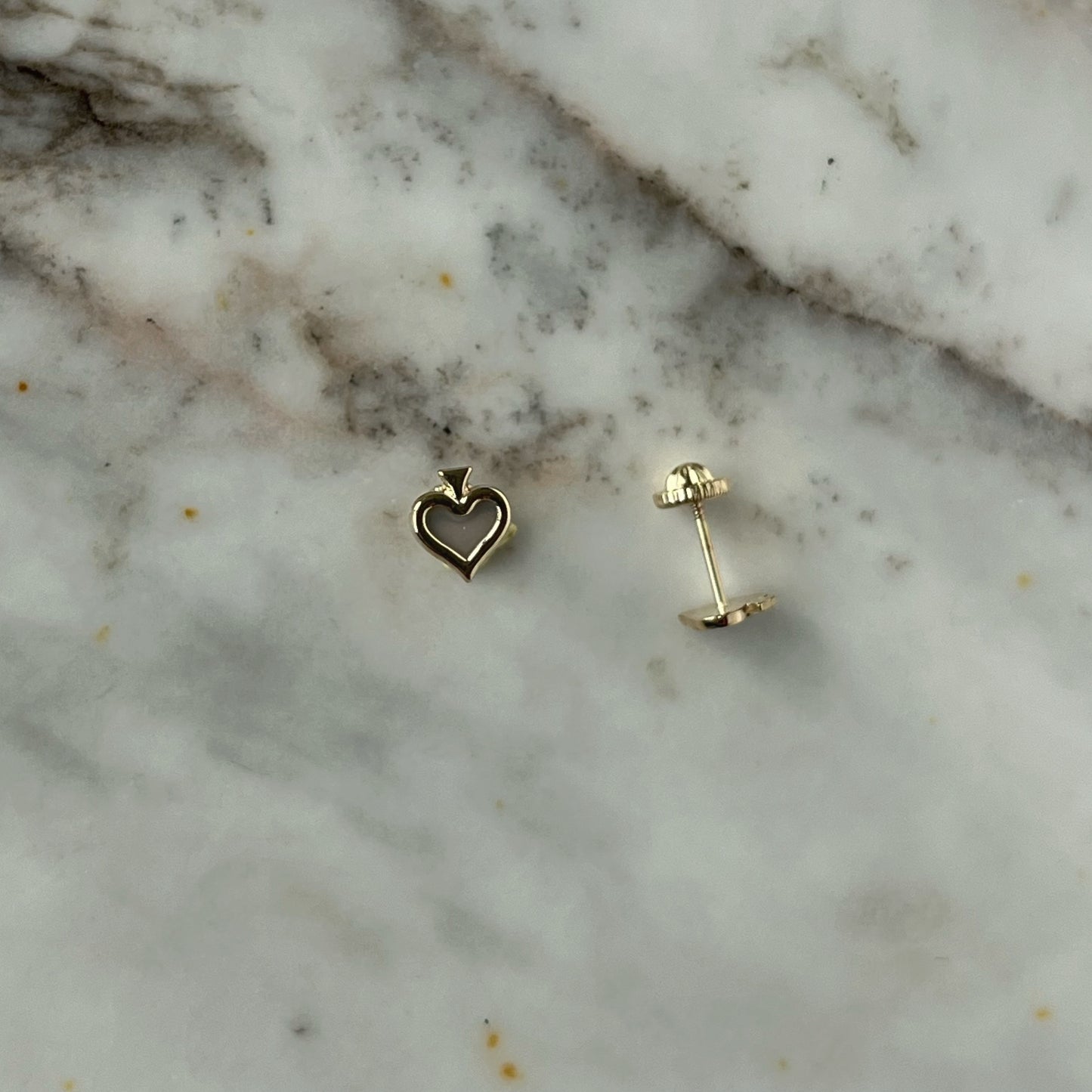 Aretes en oro amarillo de 14k de picas con broche rosca