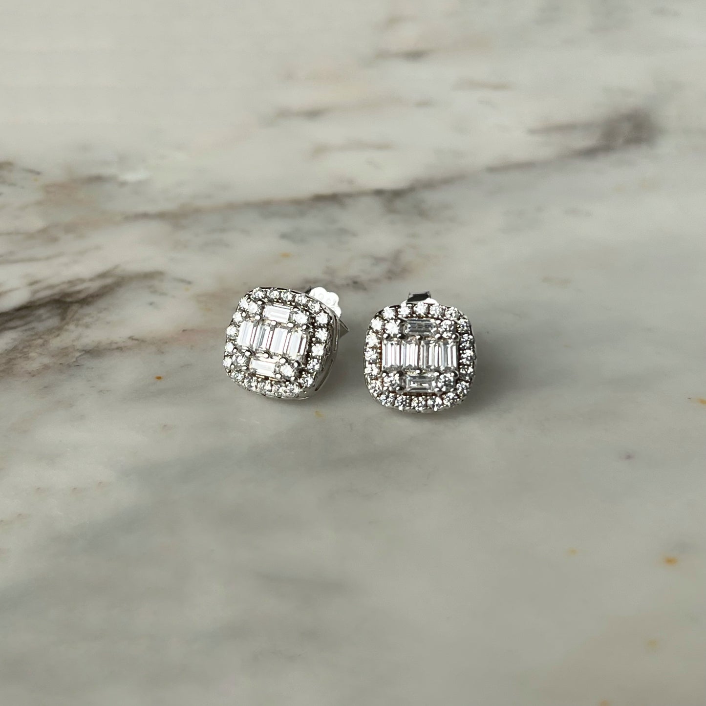 Aretes Anna baguettes de plata en baño de platino