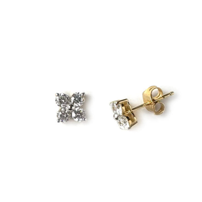 Aretes de plata con baño de oro y flor de diamantes de laboratorio 1ctw