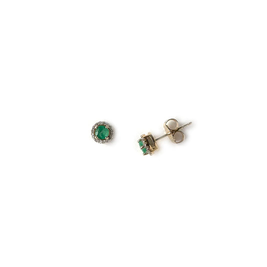 Aretes redondos en oro amarillo 10k con esmeraldas y halo de diamantes 0.10ctw