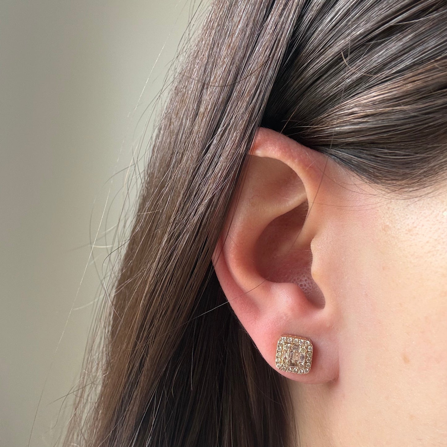 Aretes cuadrados en oro amarillo 14K y diamantes 0.65ctw