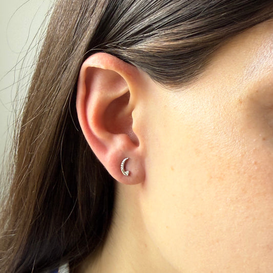 Aretes en oro blanco 18K de lunita con diamantes 0.05ctw