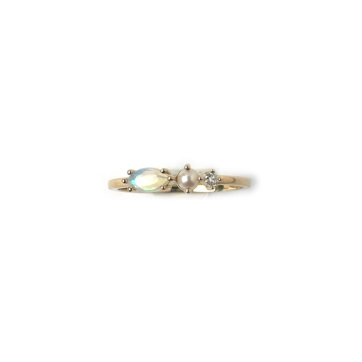 Anillo en oro amarillo 14k con ópalo, perla y diamante 0.05ct