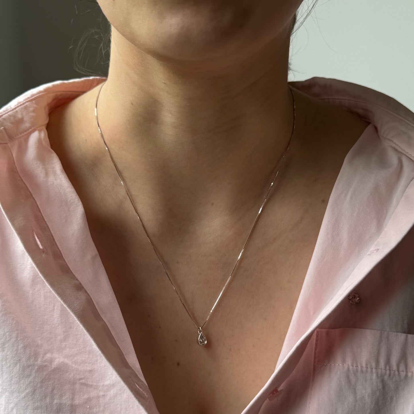 Collar en plata con dije de diamante de laboratorio corte pera (gota) 0.25ct