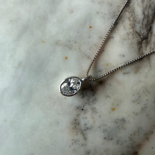 Collar en plata con dije de diamante de laboratorio ovalado 0.5ct
