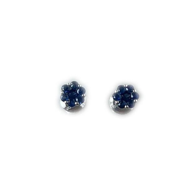 Aretes mini cluster de zafiros 0.30ctw en oro blanco 10k con broche a rosca