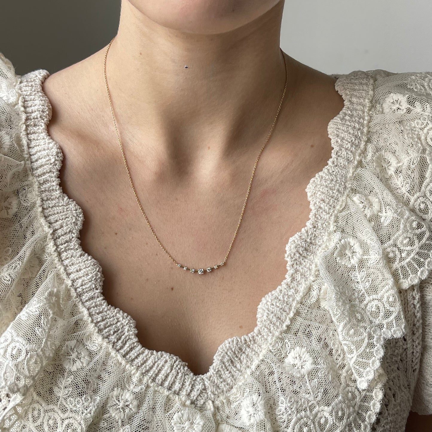 Collar de curva de diamantes 0.25 ctw en oro amarillo 10k