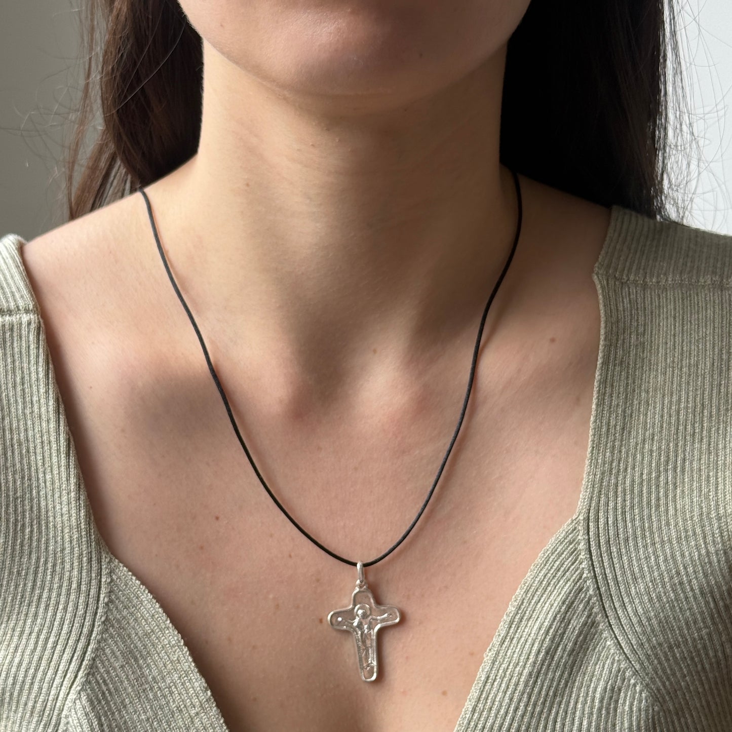 Cruz de la unidad grande en plata