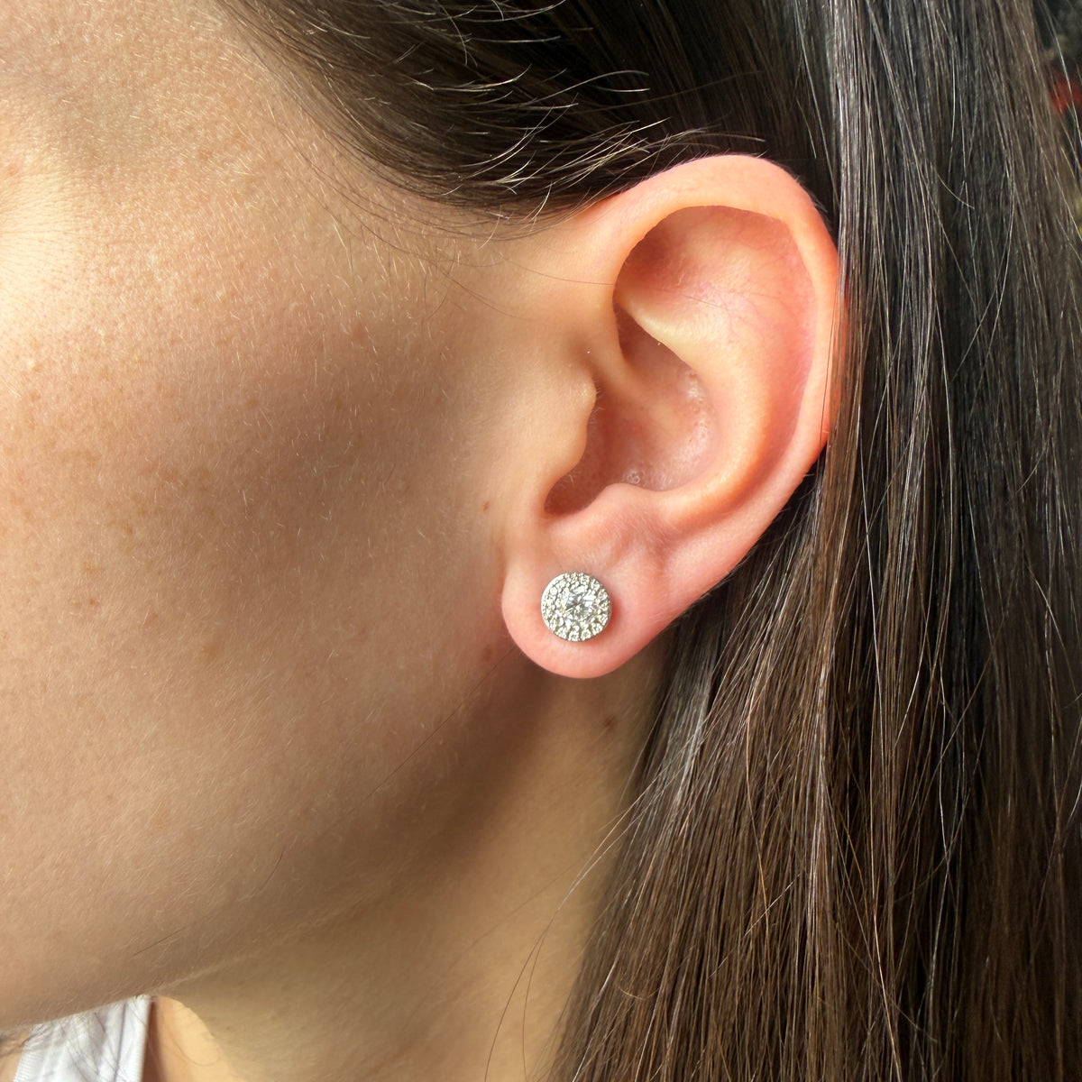 Aretes en oro amarillo 14K studs halo de diamantes de laboratorio 1ctw