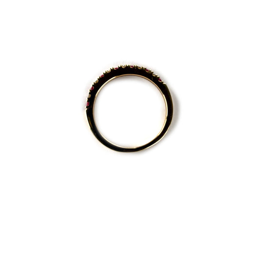 Anillo medio cintillo en oro amarillo 10K con rubíes y diamantes 0.17ctw