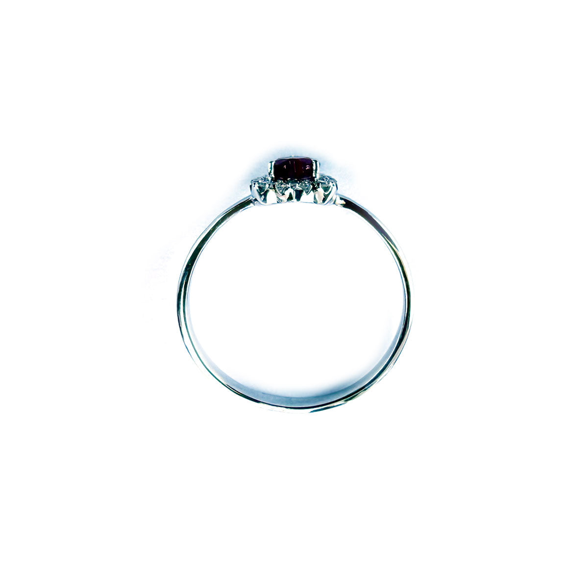 Anillo en oro blanco 14K con corazón de rubí 0.30ct y diamantes 0.08ctw
