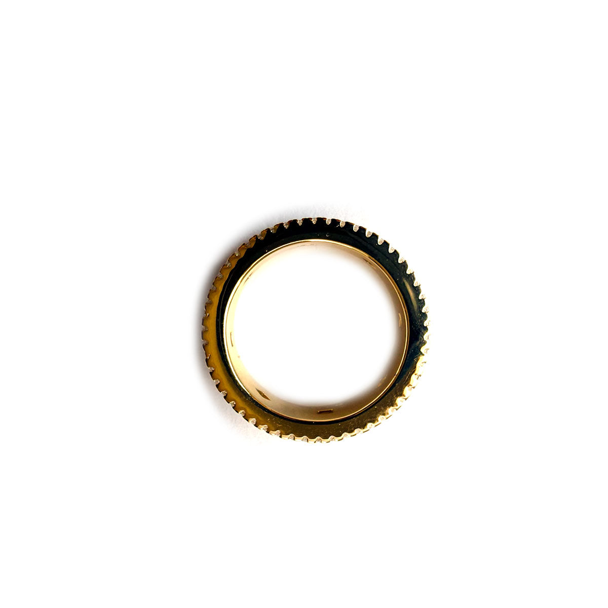 Anillo grueso de plata con baño de oro y circonitas