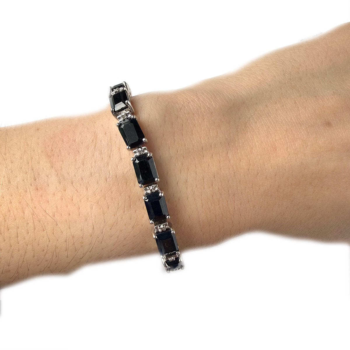 Pulsera de plata con ónix y diamantes