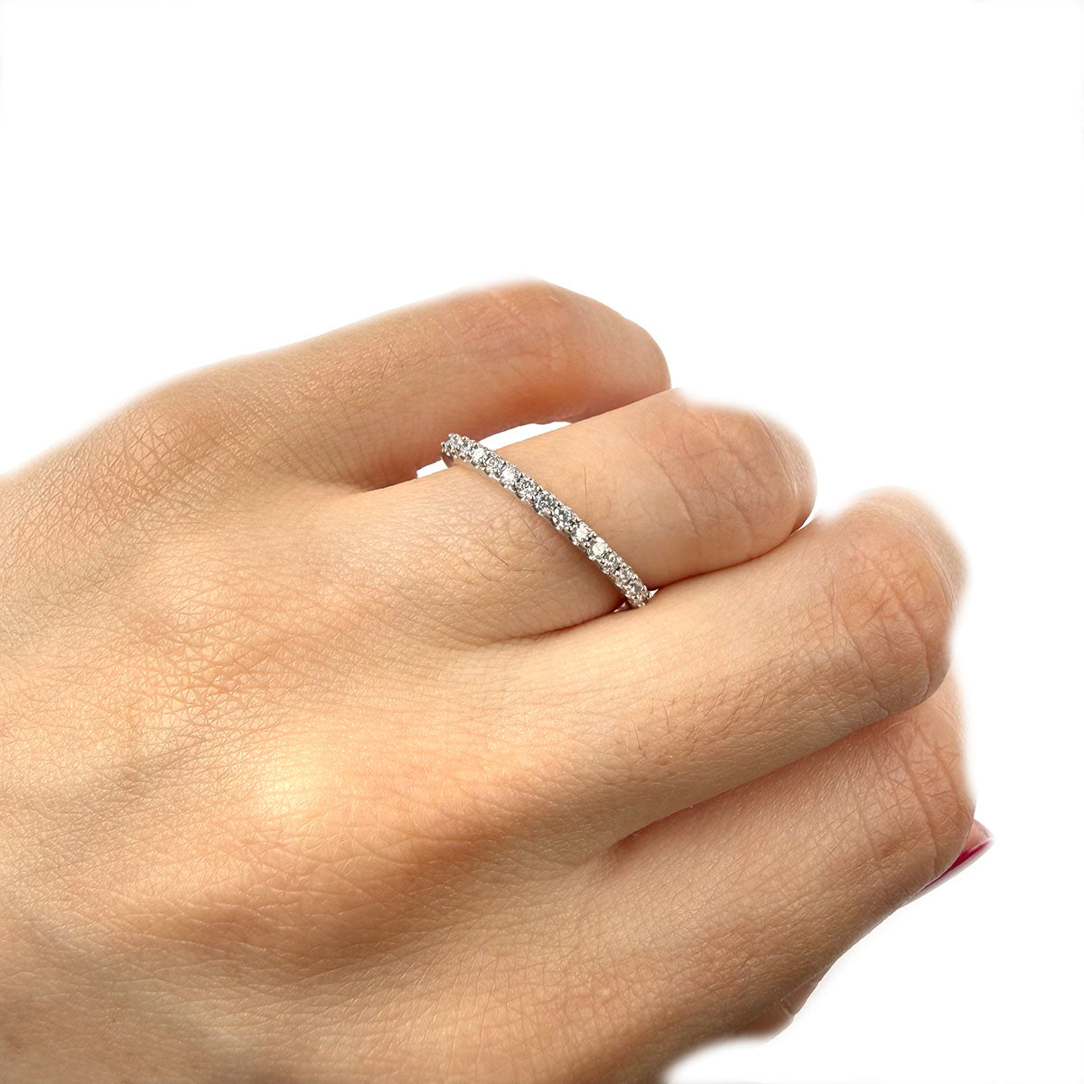 Anillo medio cintillo en oro blanco 10K con diamantes 0.25ctw