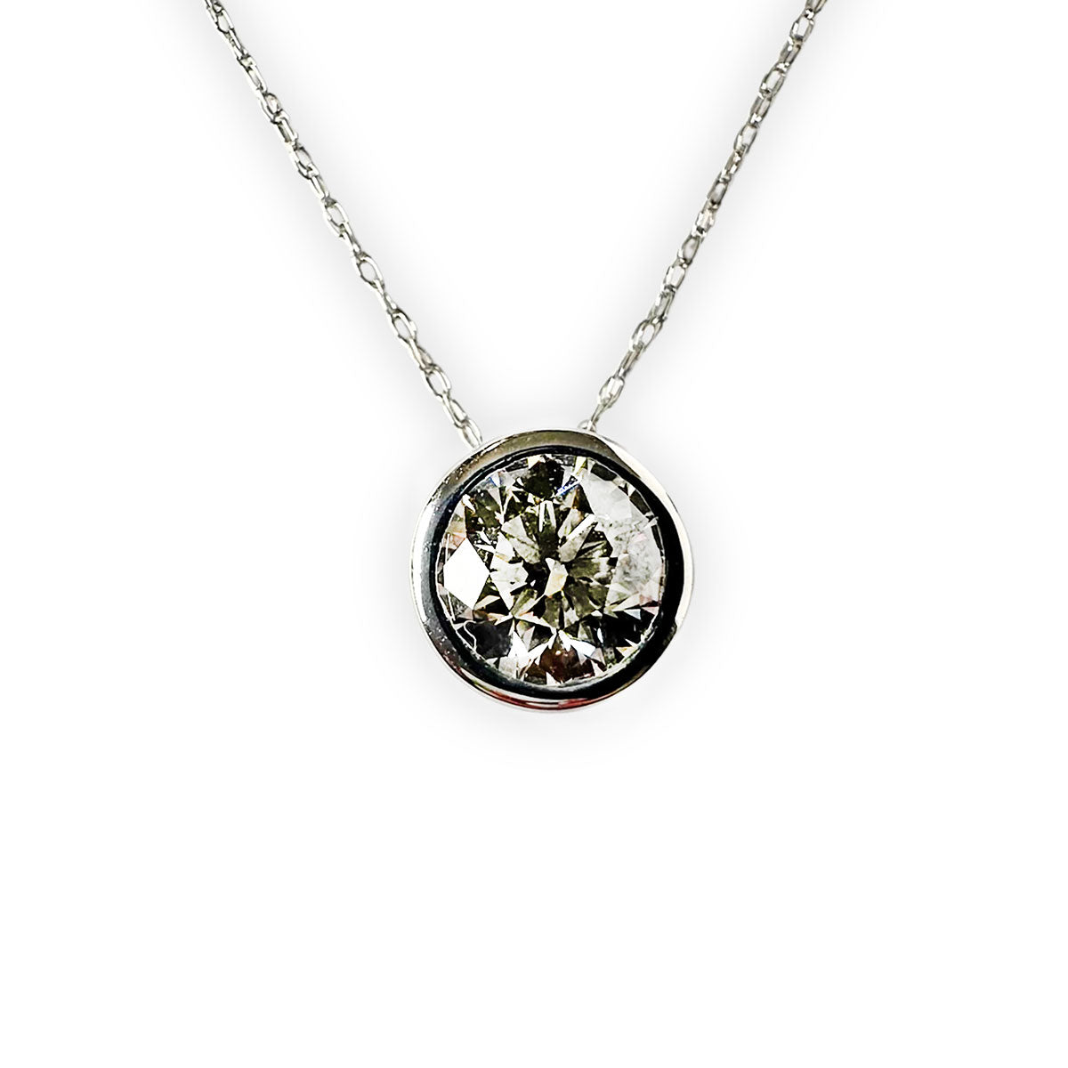 Collar de punto de luz biselado de diamante de laboratorio de 1 quilate en oro blanco 14k