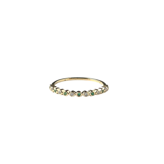 Anillo en oro amarillo 14k con esmeraldas y diamantes 0.10ctw redondos biselados pequeños