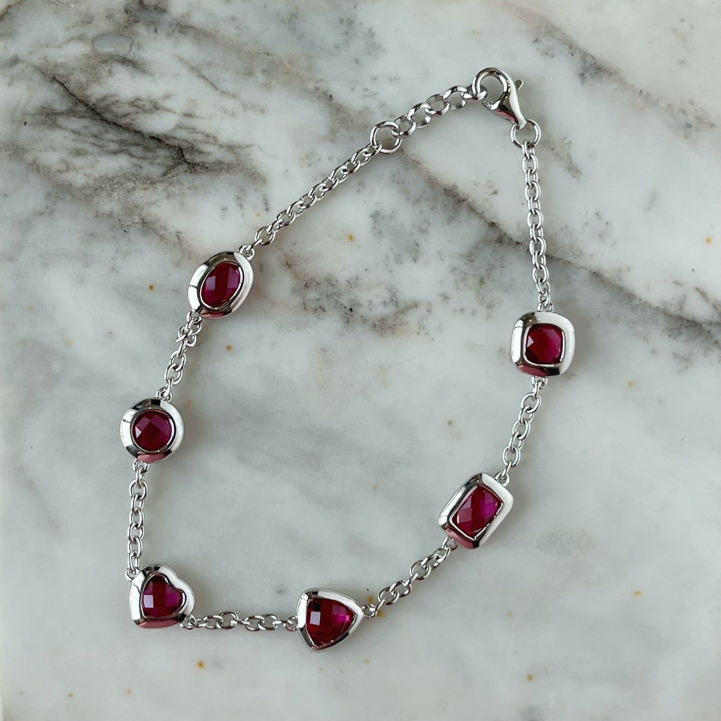 Pulsera en plata con rubí de laboratorio