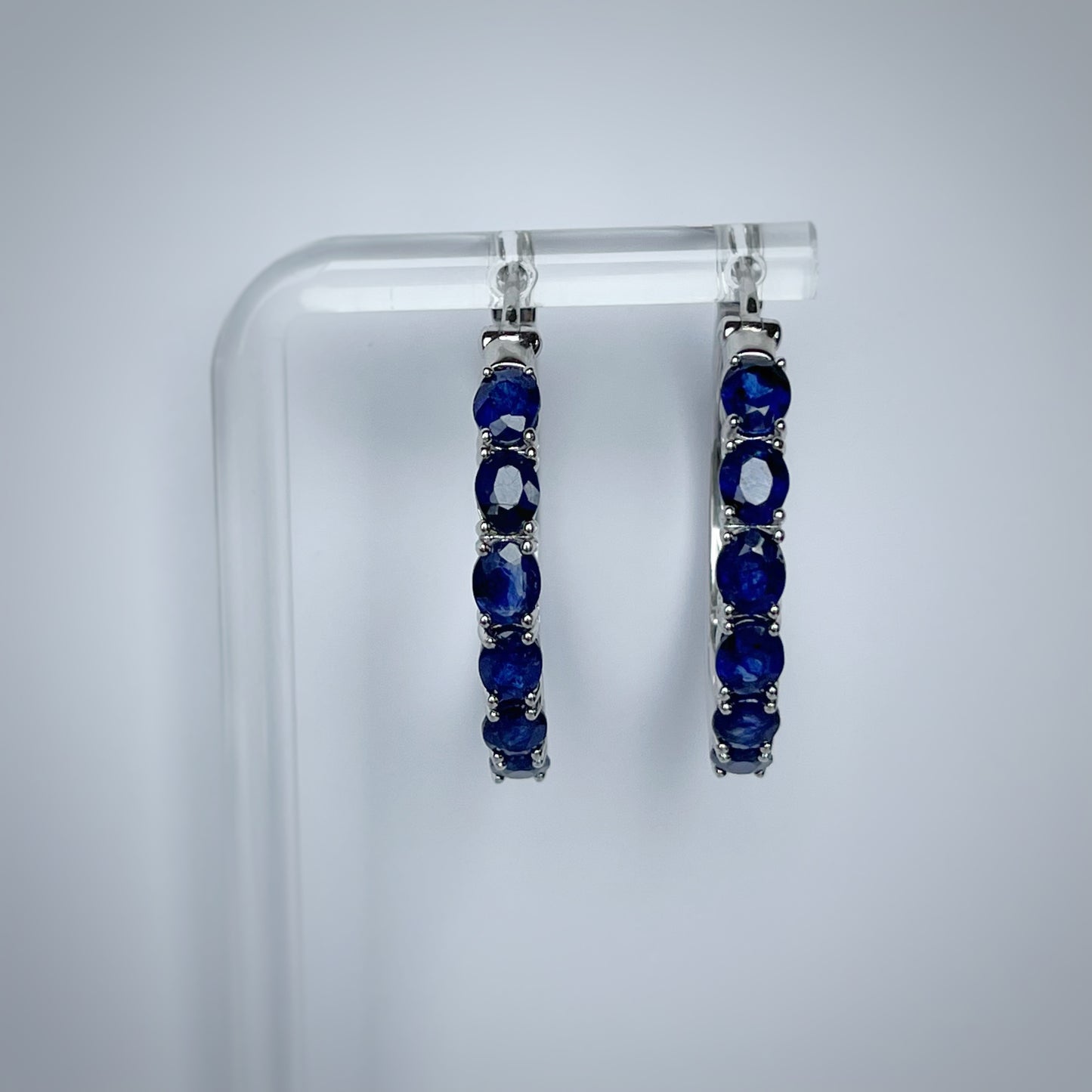 Argollas de plata con zafiro