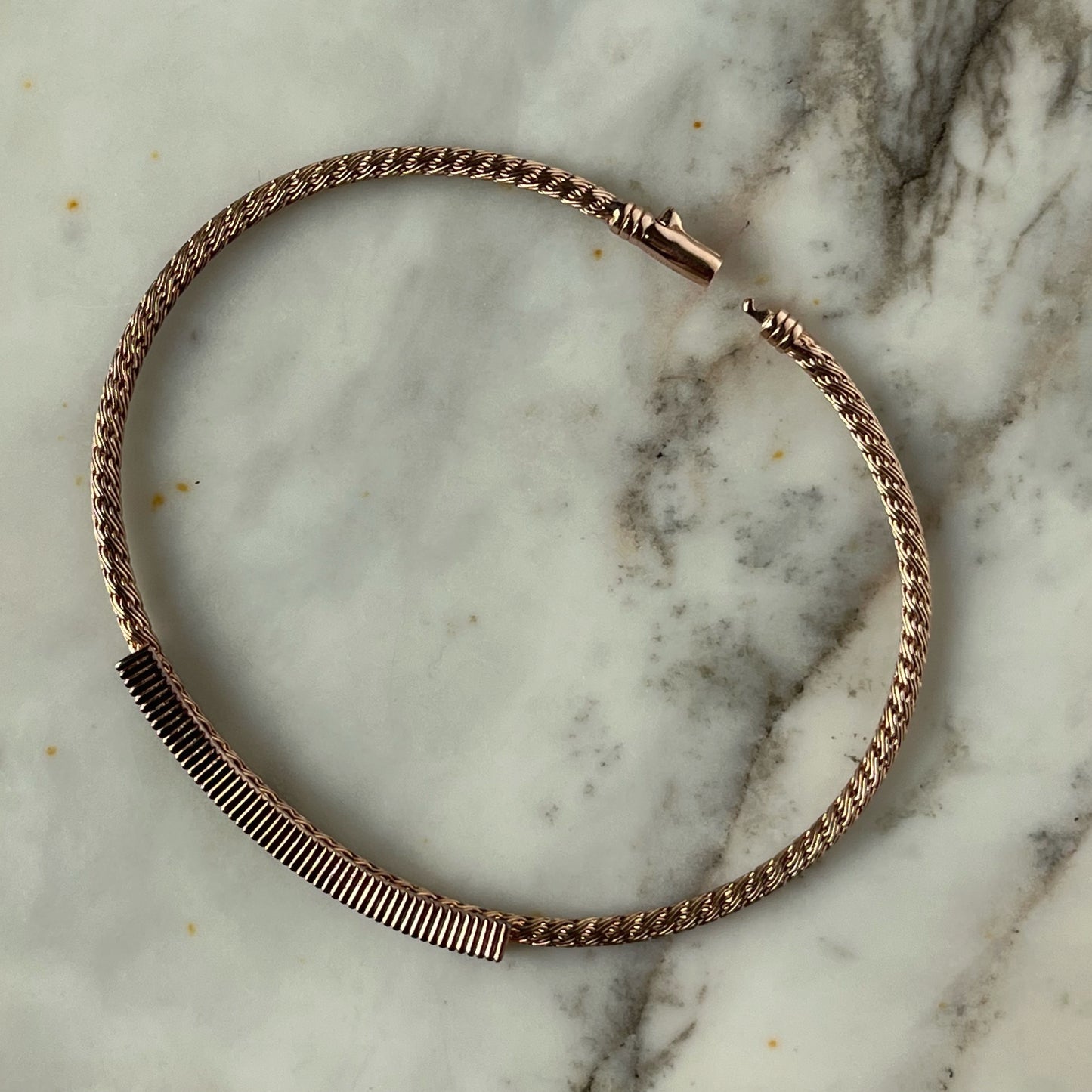 Pulsera flexible de plata con baño de oro rosa y diamantes 0.25 ctw