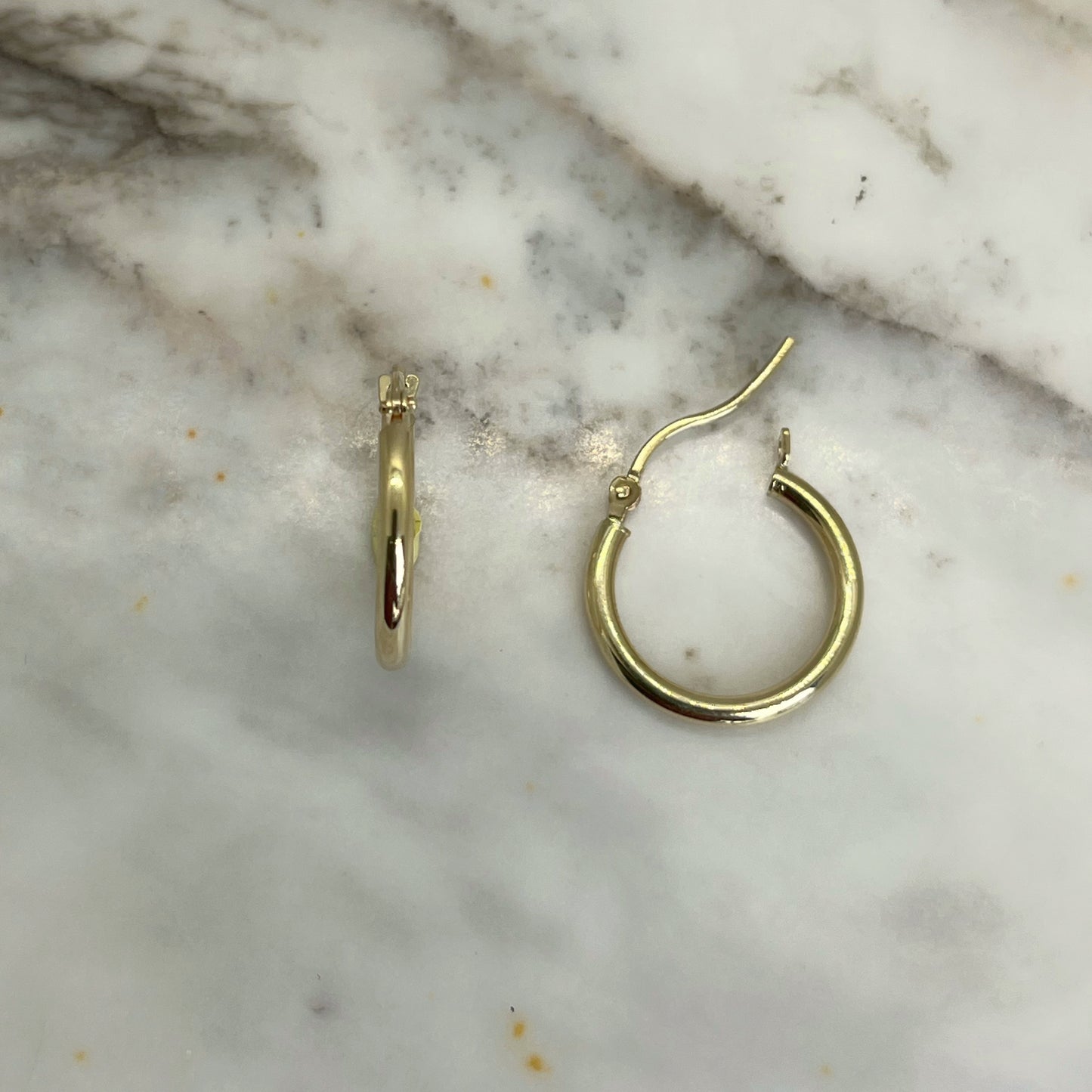 Argolla en oro amarillo 14k de 17mm finas