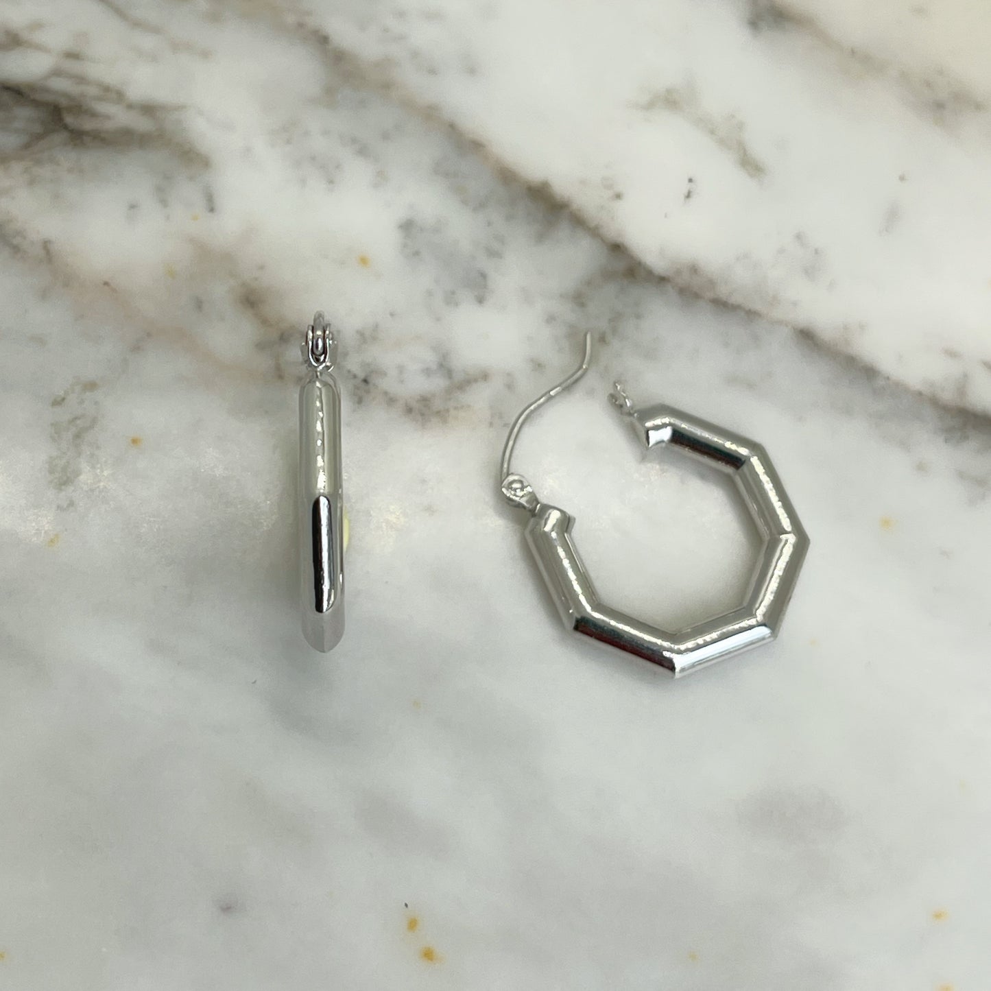 Argolla en oro blanco 14k hexagonales