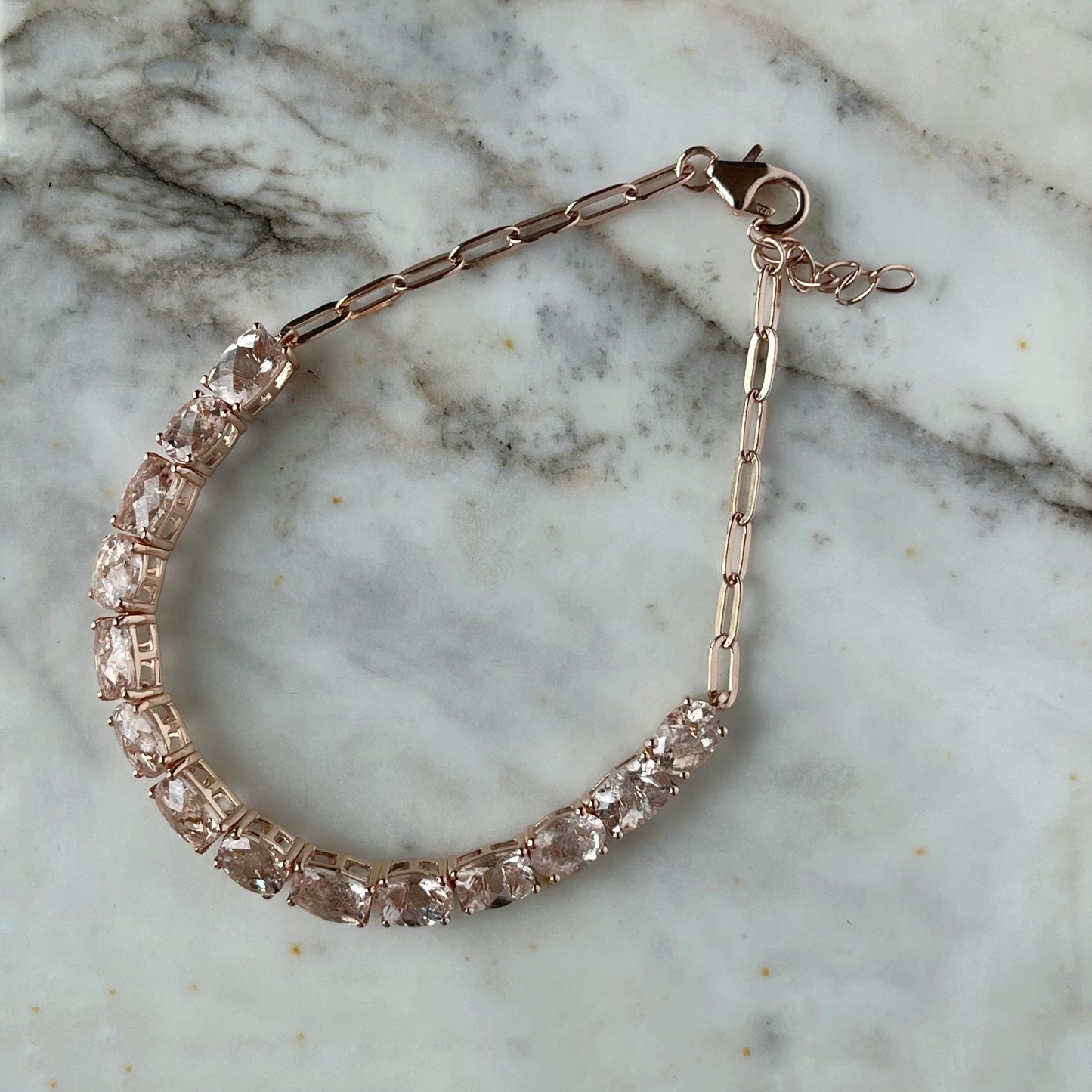 Pulsera de plata con baño de oro rosa y morganitas