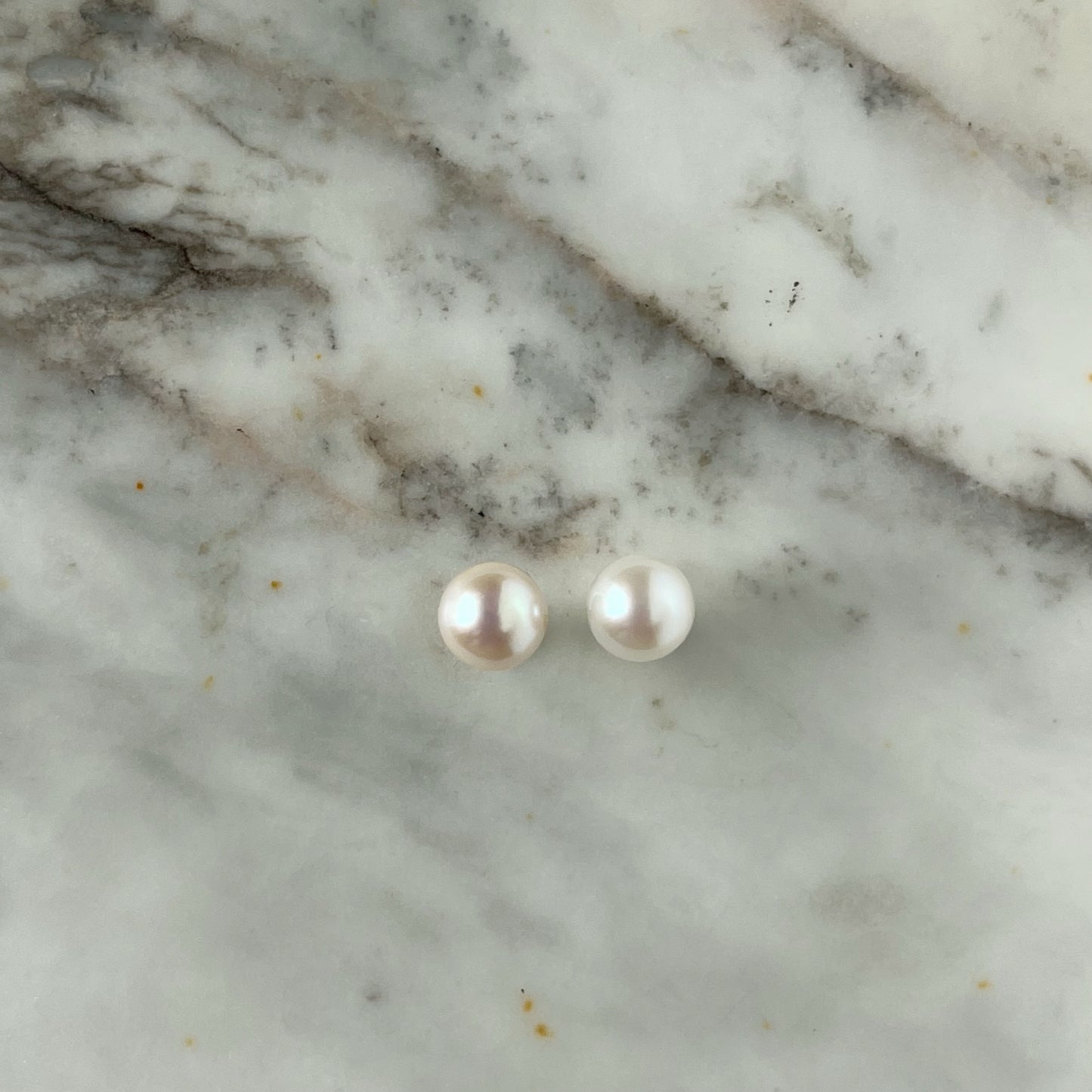Perlas Akoya con oro amarillo 14k