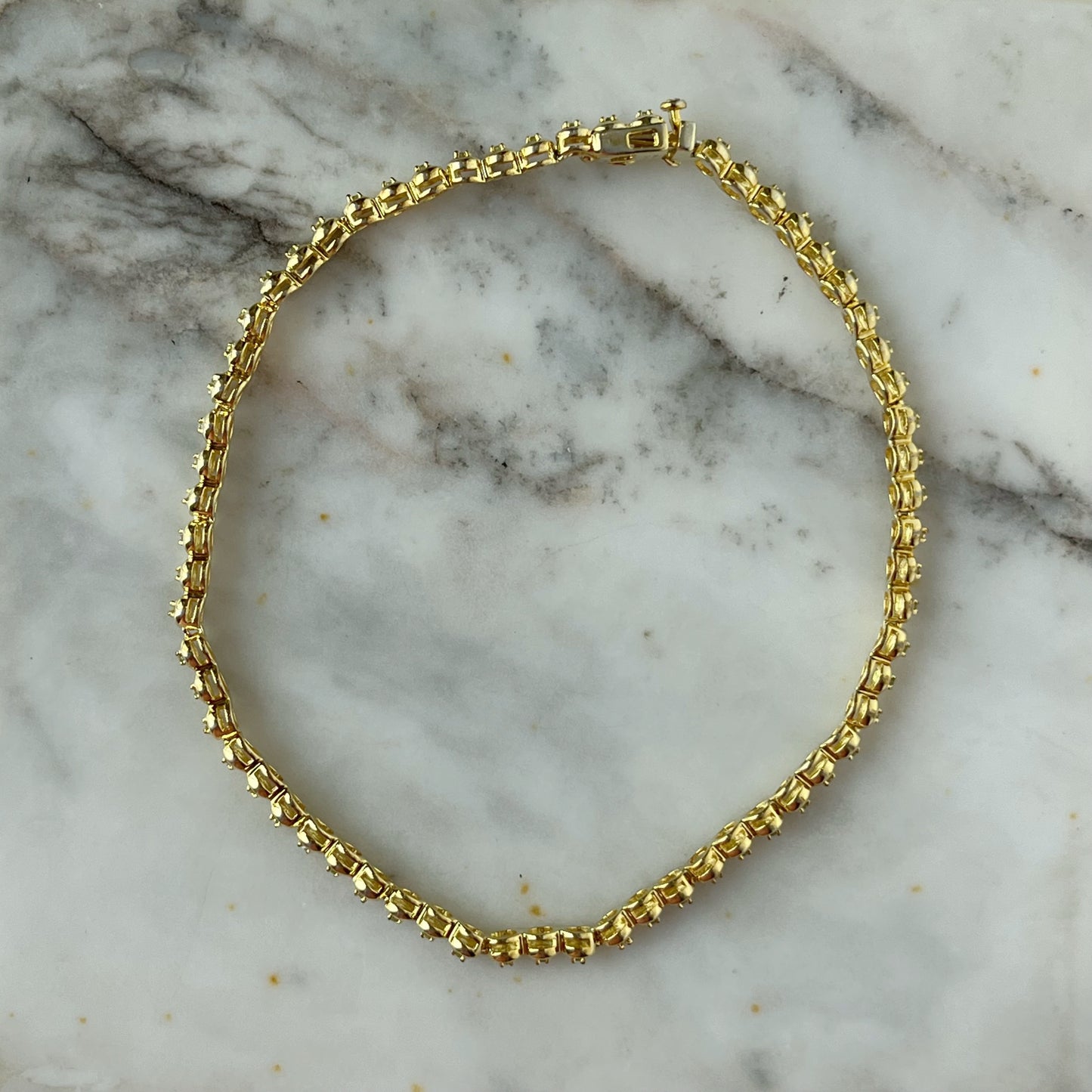 Pulsera de plata con baño de oro amarillo y diamantes amarillos 0.40ctw