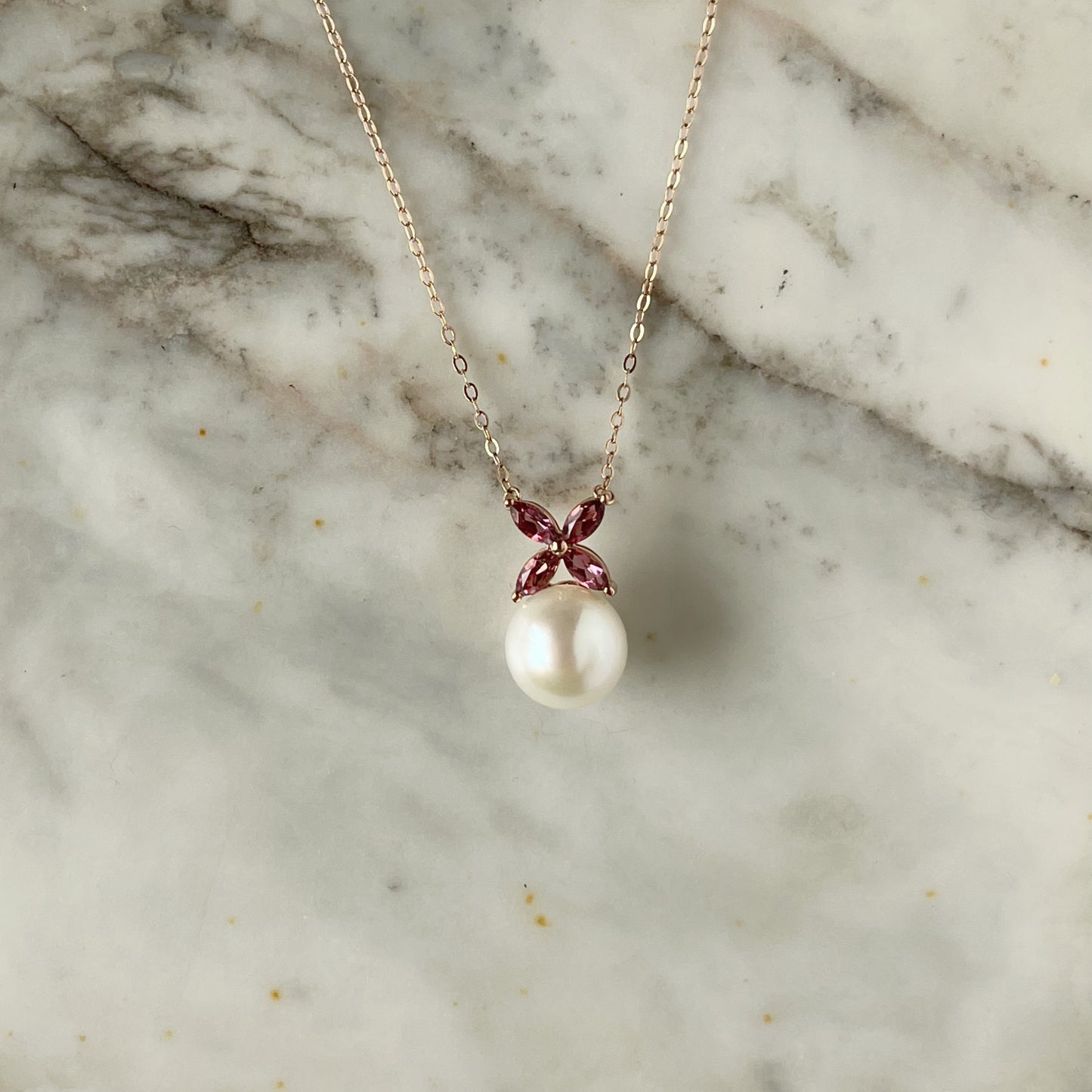 Collar en oro rosa 14K con Perla y turmalinas rosadas