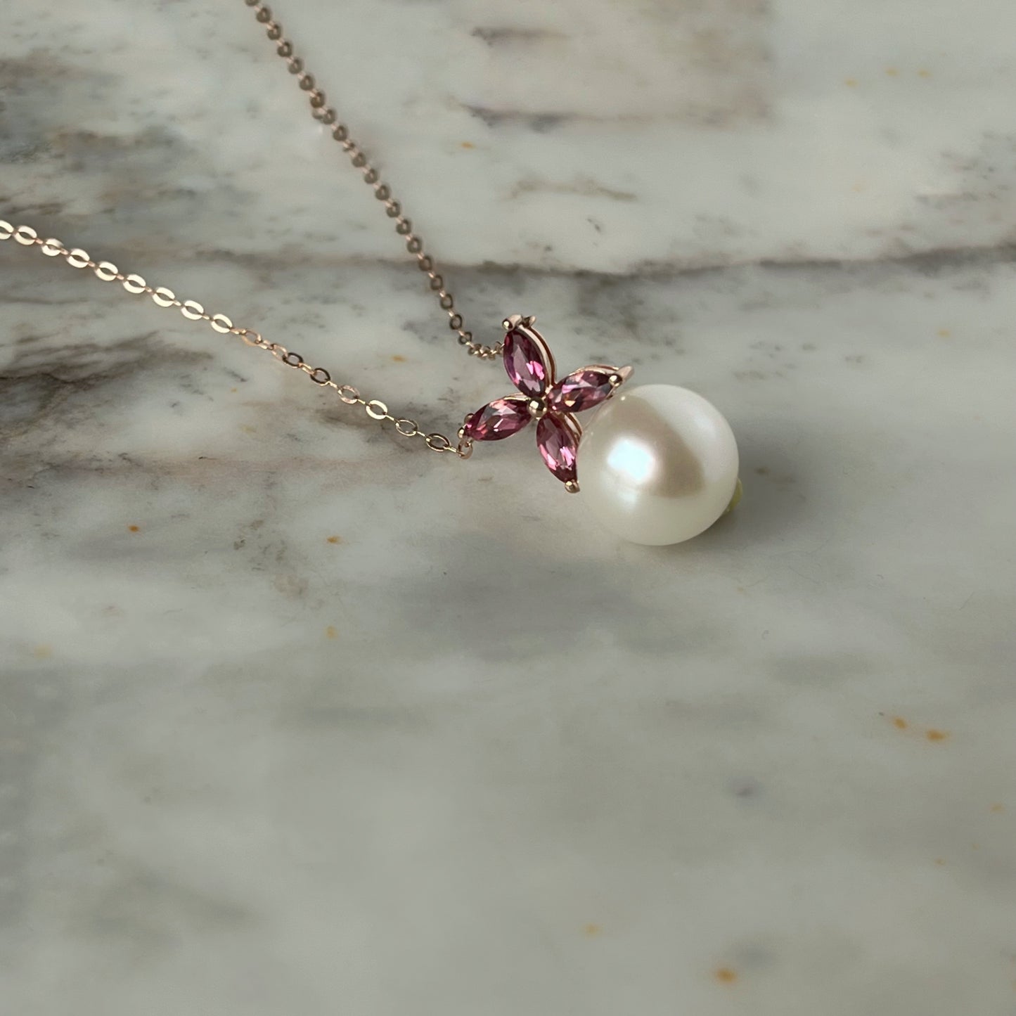 Collar en oro rosa 14K con Perla y turmalinas rosadas