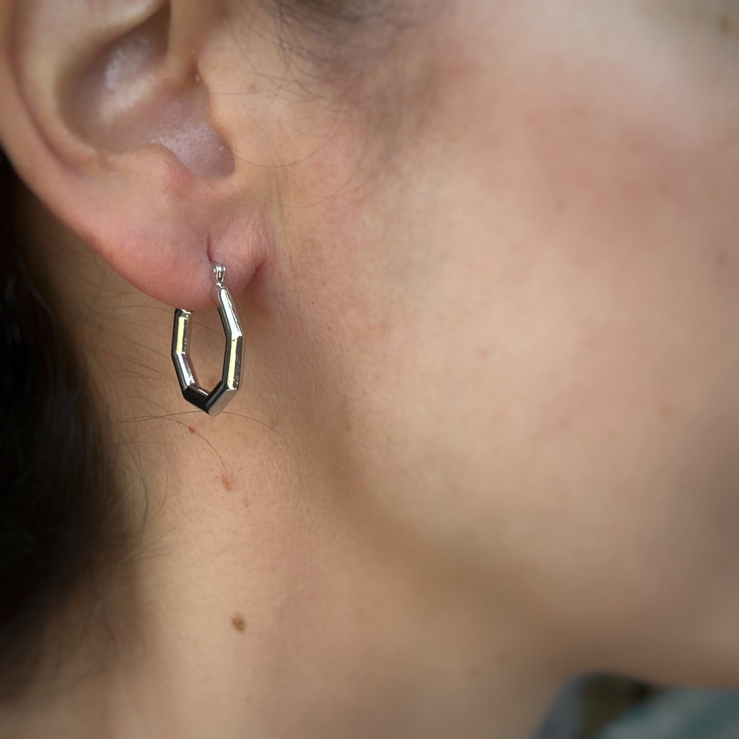 Argolla en oro blanco 14k hexagonales