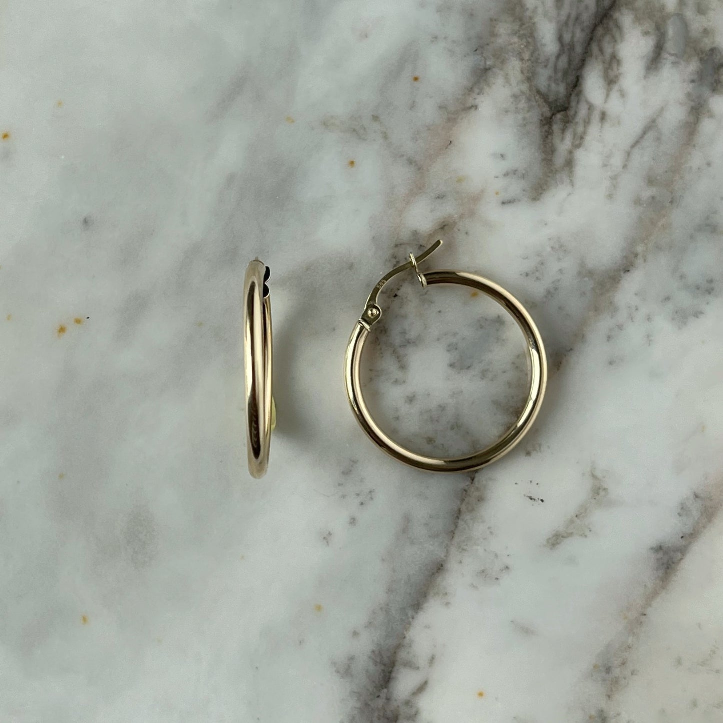 Argollas medianas en oro amarillo 14k