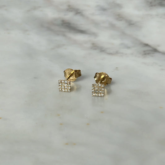 Aretes cuadrados en oro amarillo 10k con diamantes 0.10ctw