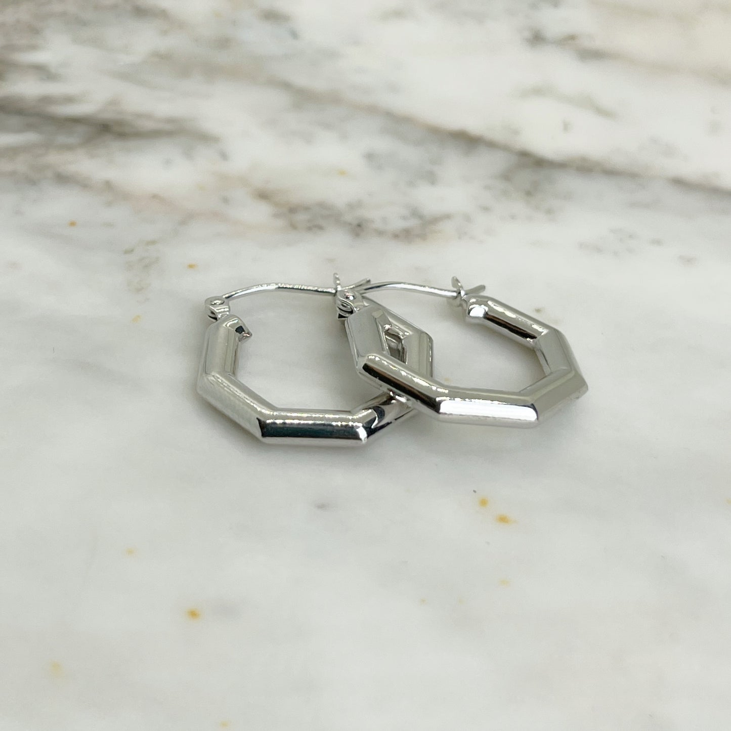 Argolla en oro blanco 14k hexagonales