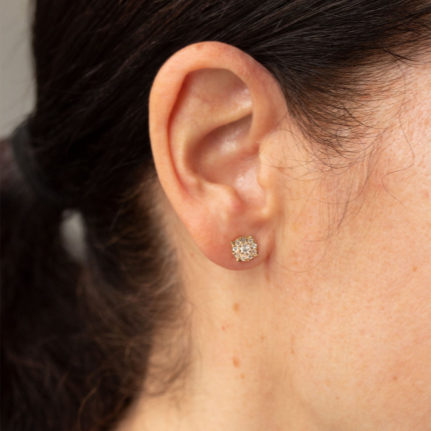Arete stud de oro amarillo 14k y diamantes 0.60ctw