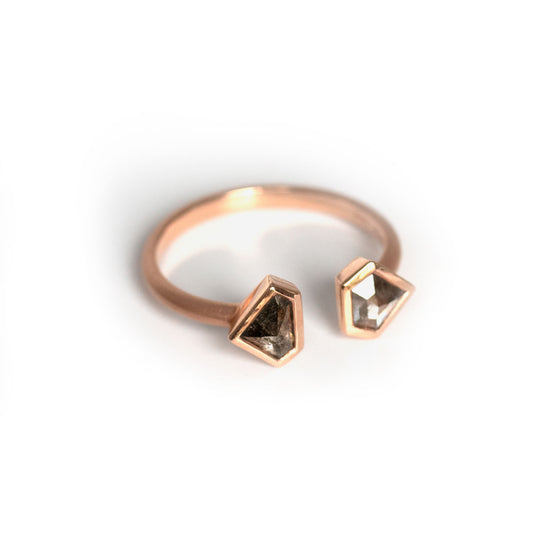 Anillo oro rosa abierto 14k con diamantes corte escudo 0.74ct