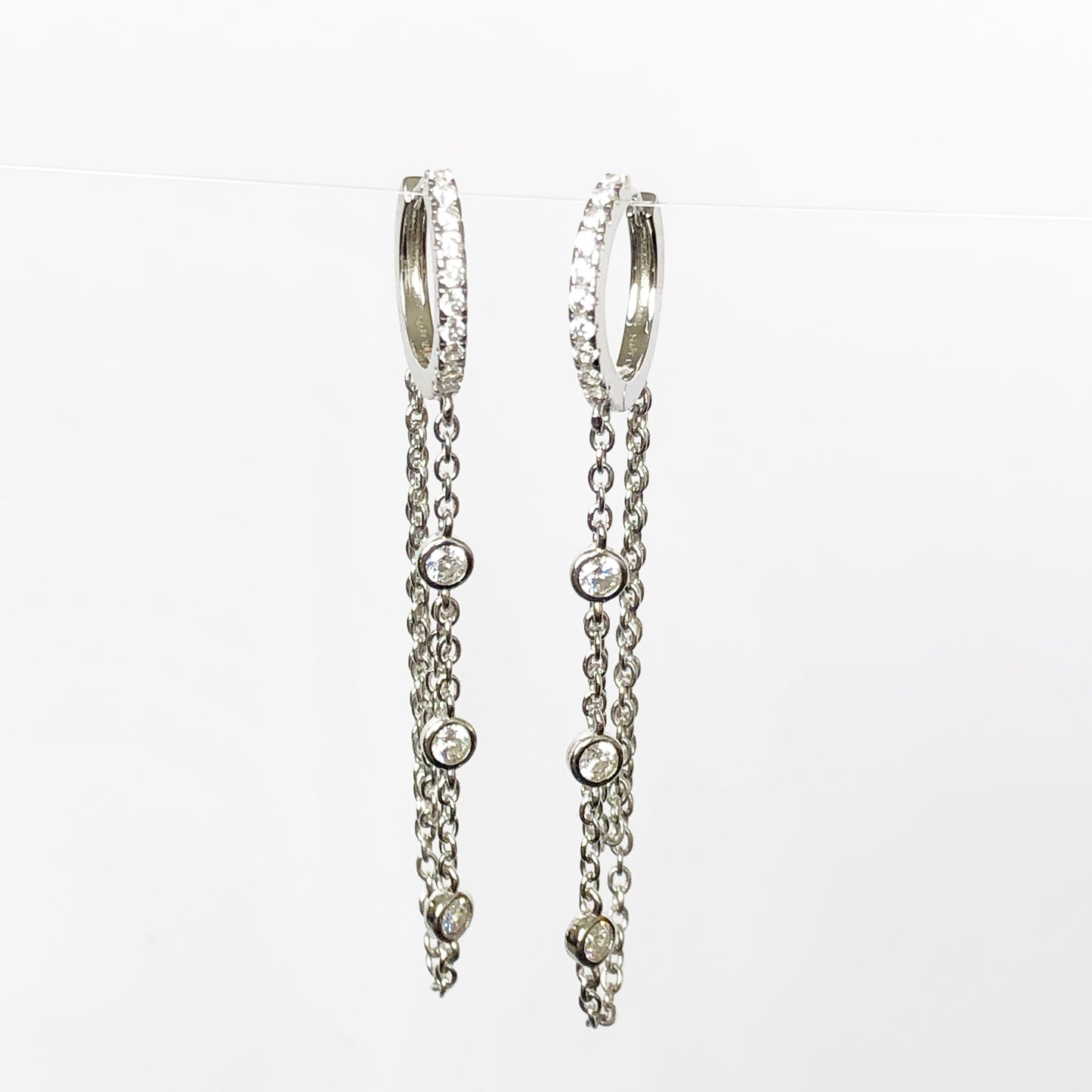 Argollas con cadenas y circones plata con baño de platino