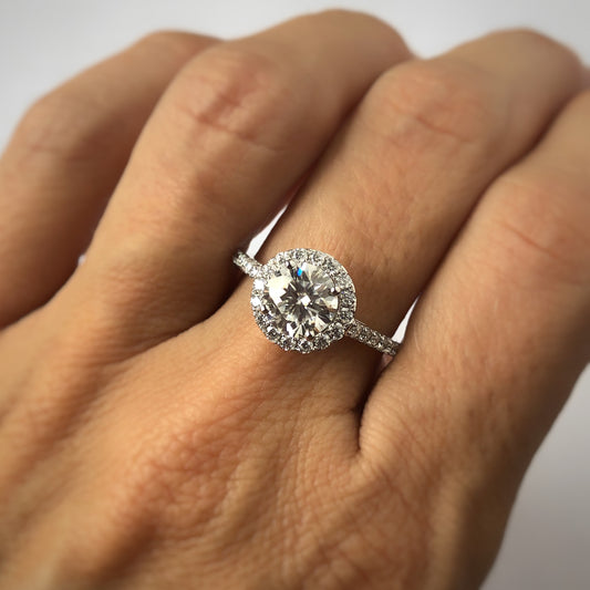 Anillo en oro blanco 14k con moissanita