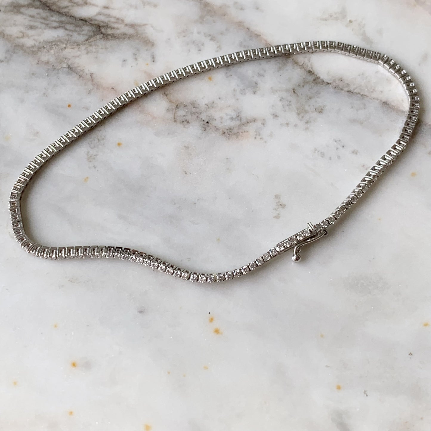 Pulsera tipo tenis de diamantes 1ctw en oro blanco 18k