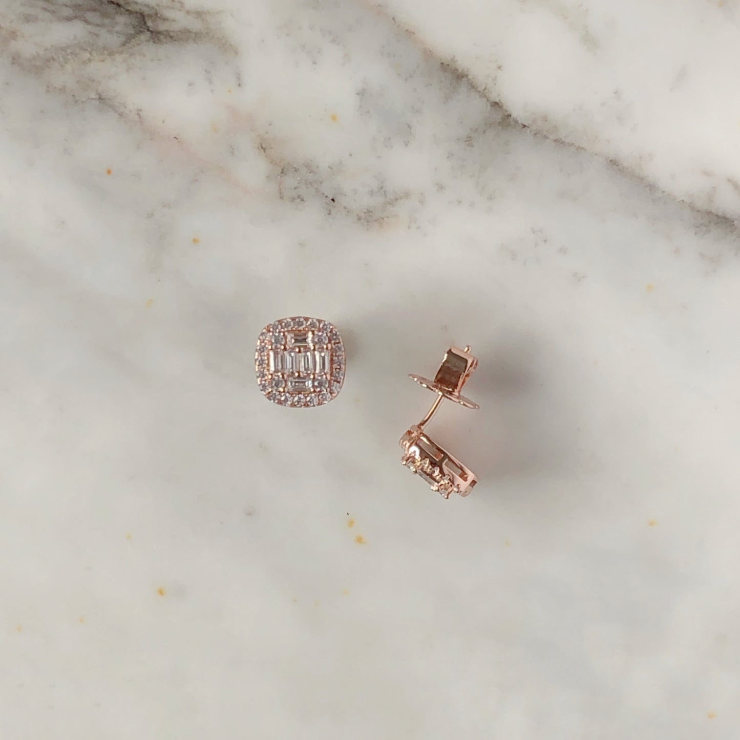 Aretes anna baguettes plata con baño de oro rosa