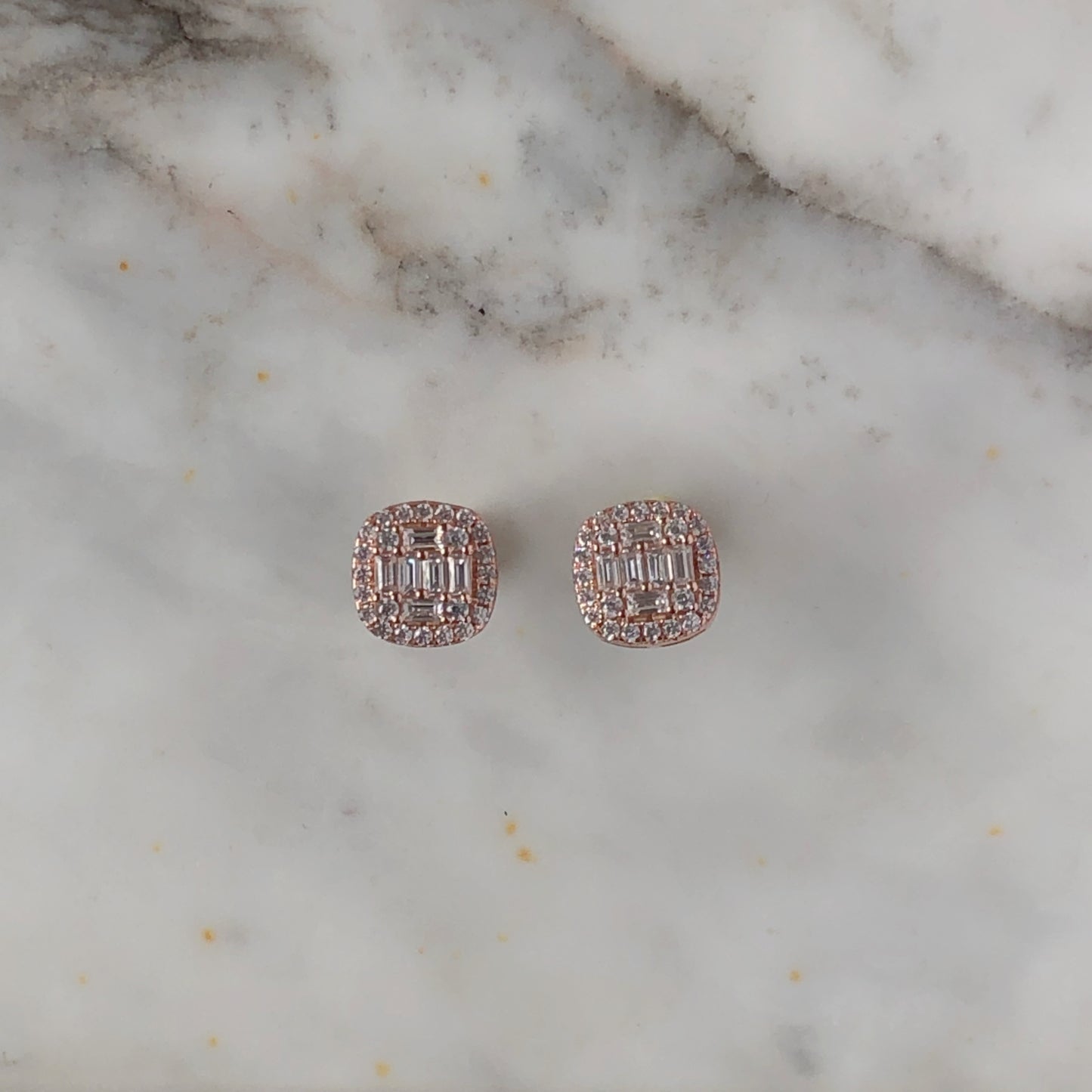 Aretes anna baguettes plata con baño de oro rosa
