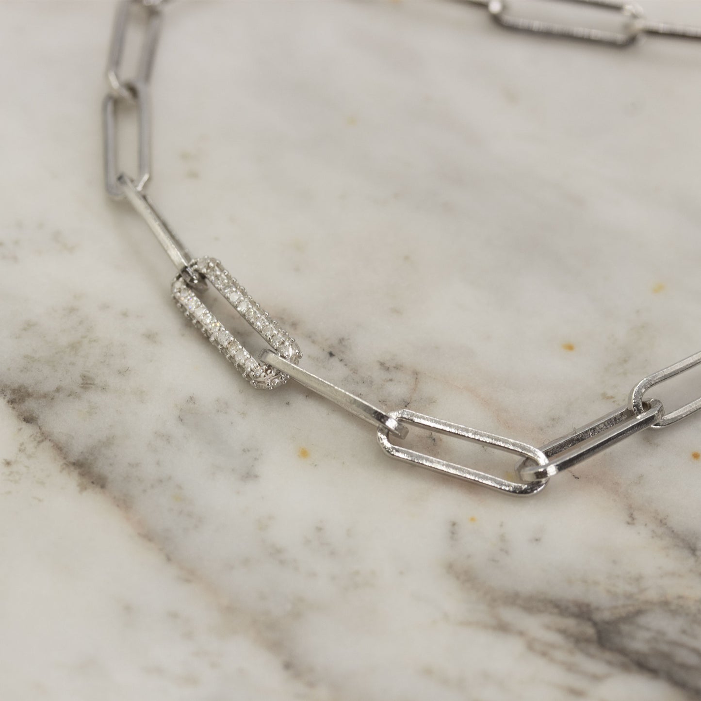 Pulsera de plata paper clip con diamantes 0.15ctw