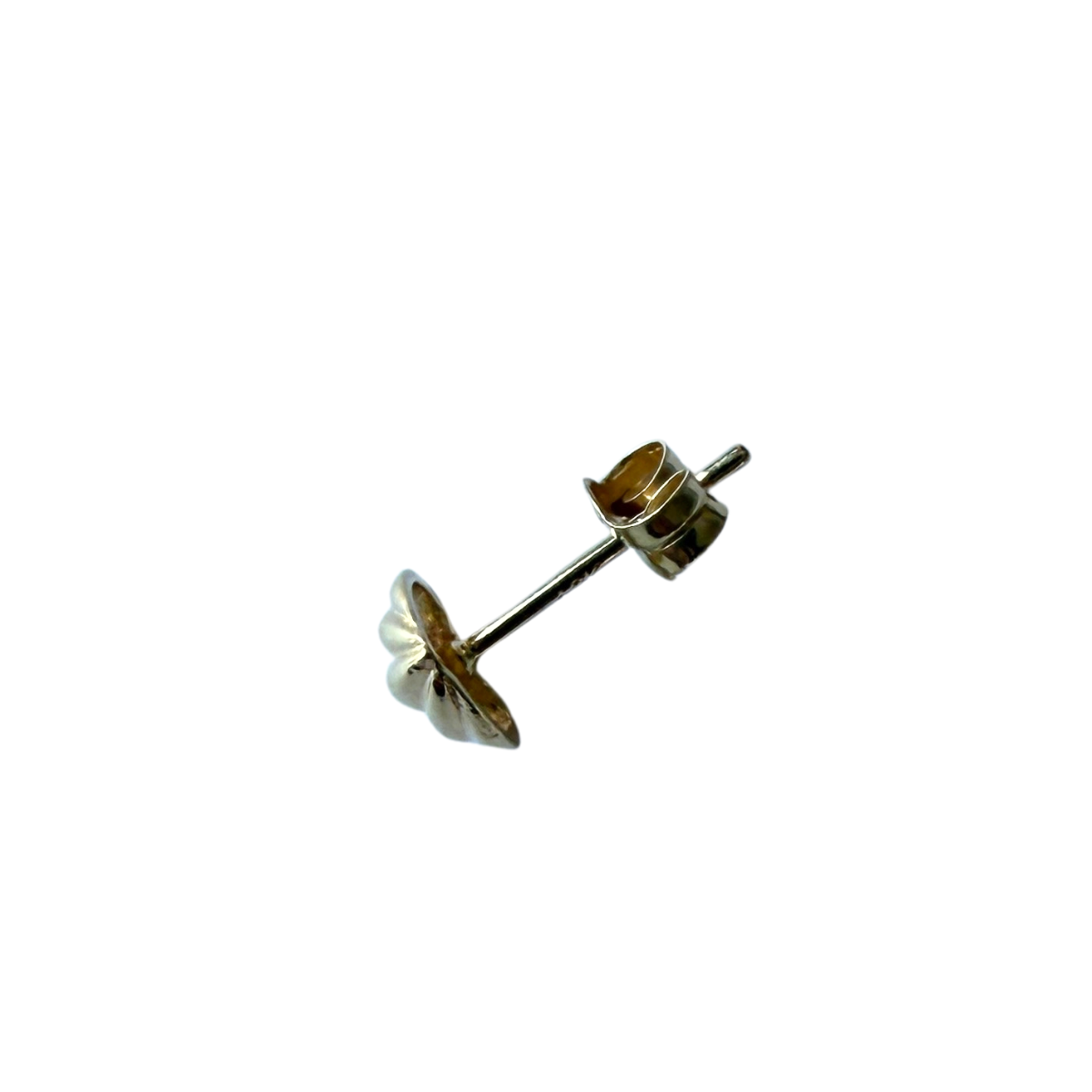 Arete en oro amarillo 18k de corazón de rayitas